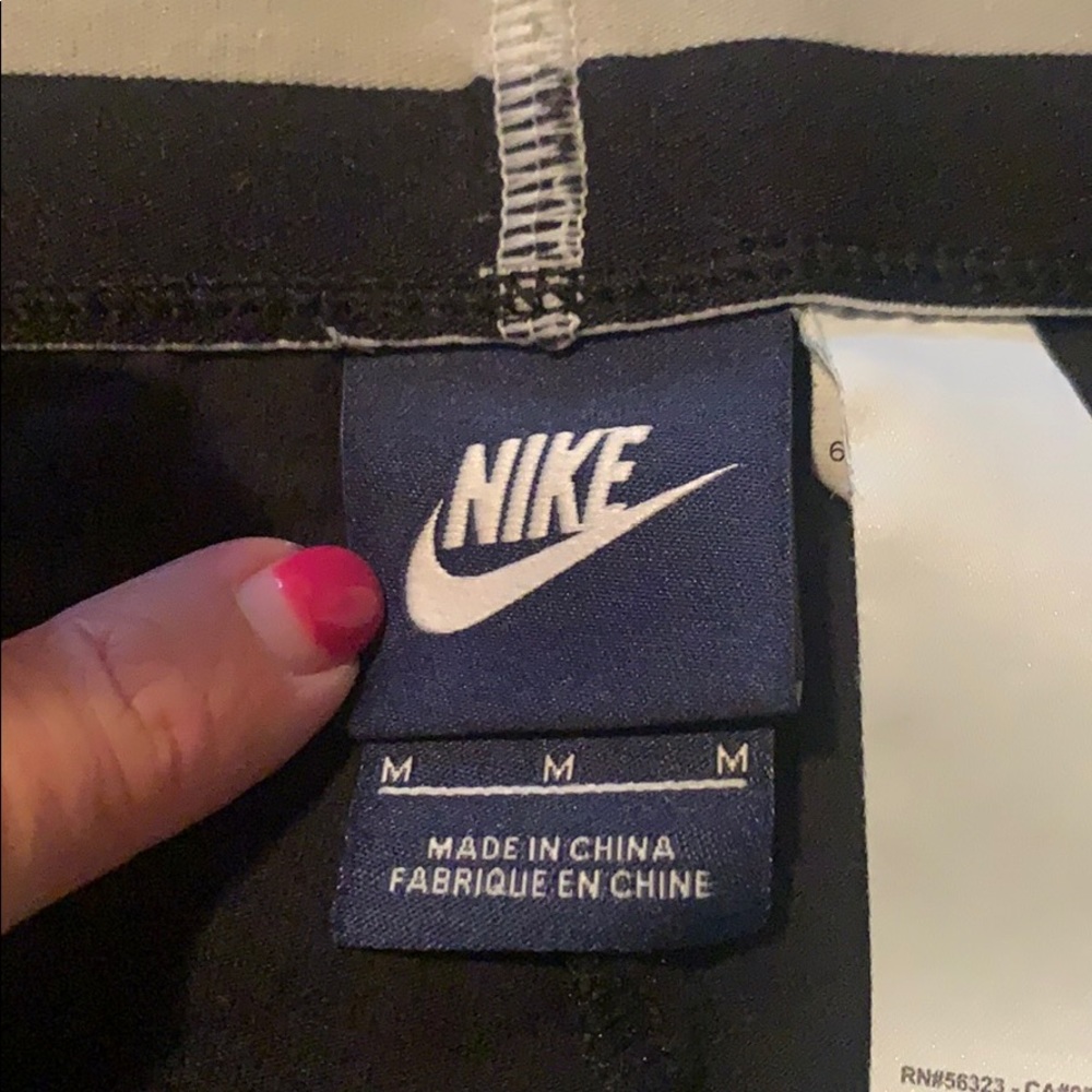 Women’s Nike leggings - Picture 3 of 3